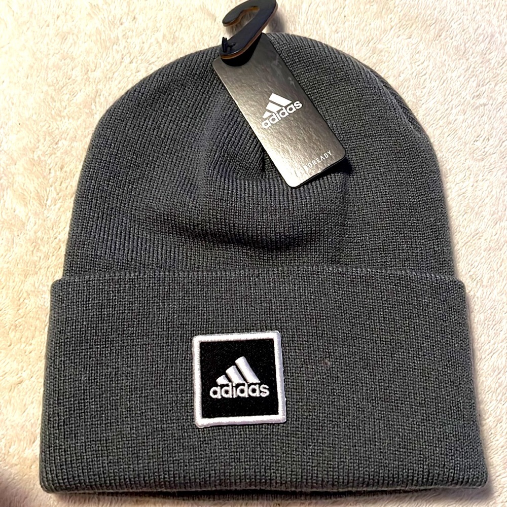 Adidas unisex beanie solid gray only one patch w/logo